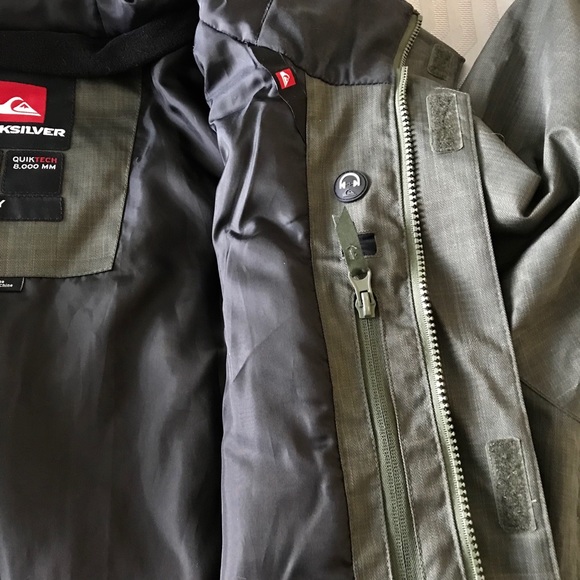 Quiksilver Snowboarding Jacket - Picture 3 of 6